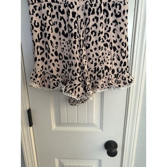 Savanna Jane Shorts Romper Womens Medium Cream Animal Print Embroidered Boho - Picture 6 of 8